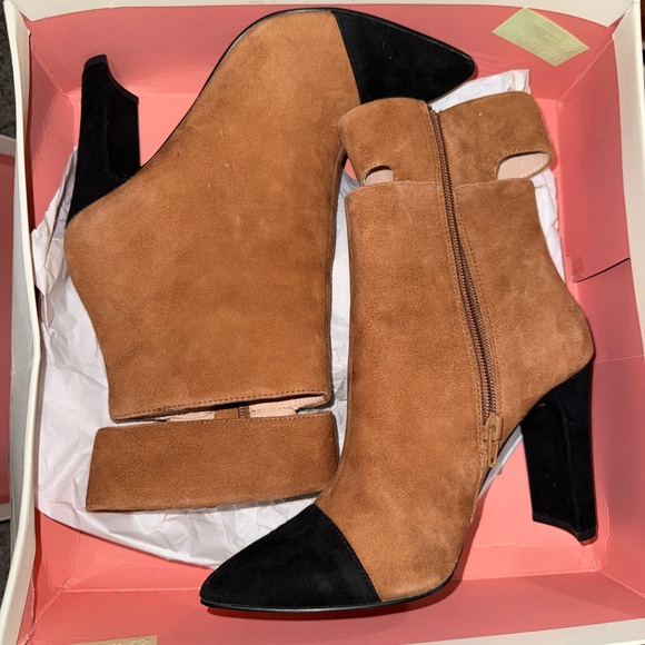 42 GOLD Shoes - Elegant Tan and Black Women's Ankle Boots